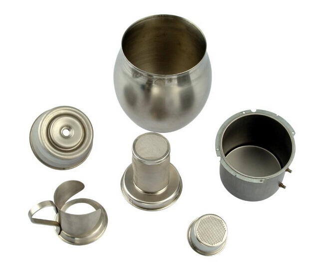 在不銹鋼工件鈍化前要是工件外表有油污、有銹斑等污漬，應(yīng)對其工件進(jìn)行清洗，然后再對工件進(jìn)行除油脫脂